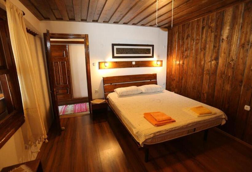 פנסיון Akropolis Guest House