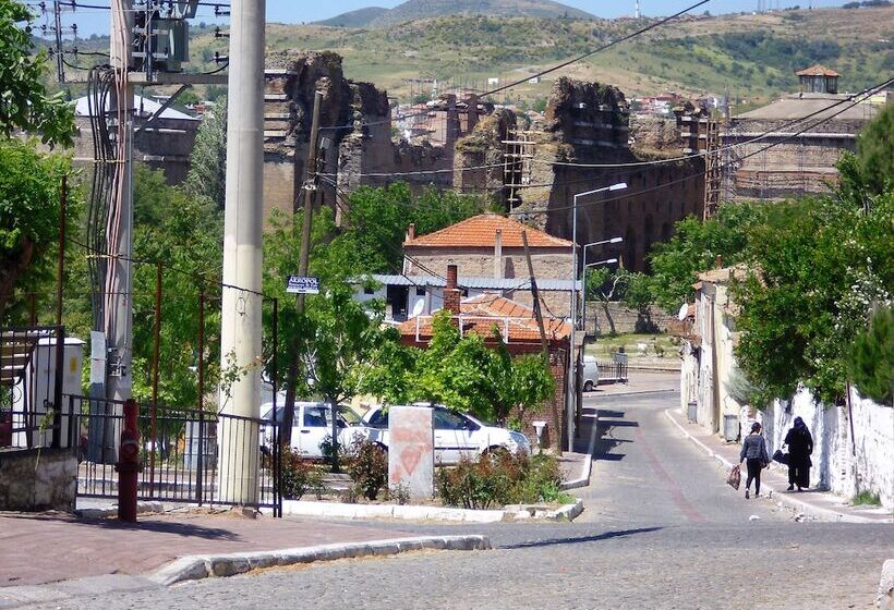 פנסיון Akropolis Guest House