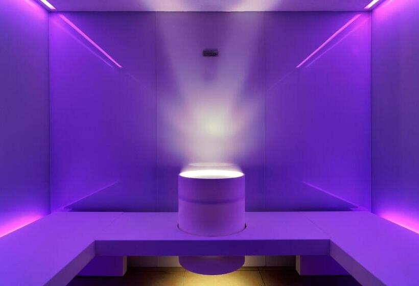 اقامتگاه Art & Design Hotel Napura
