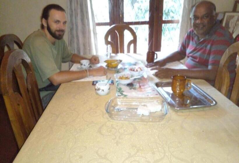 مبيت وإفطار Pilimathalawa Eco Lodge And Hostel