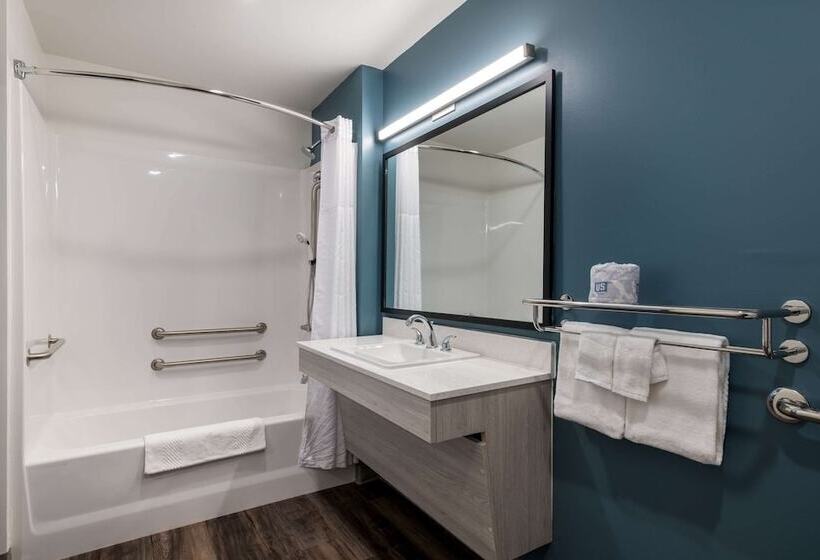 هتل Woodspring Suites Greensboro   High Point North