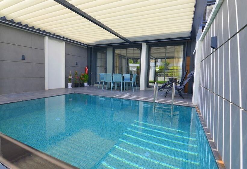 Juglans Suites