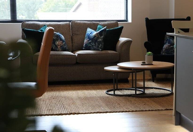 Apartment Seven
