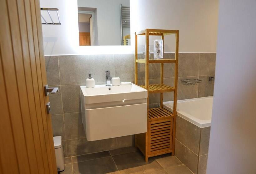 Apartment Seven