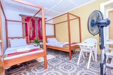 هاستل Enkayz Mombasa