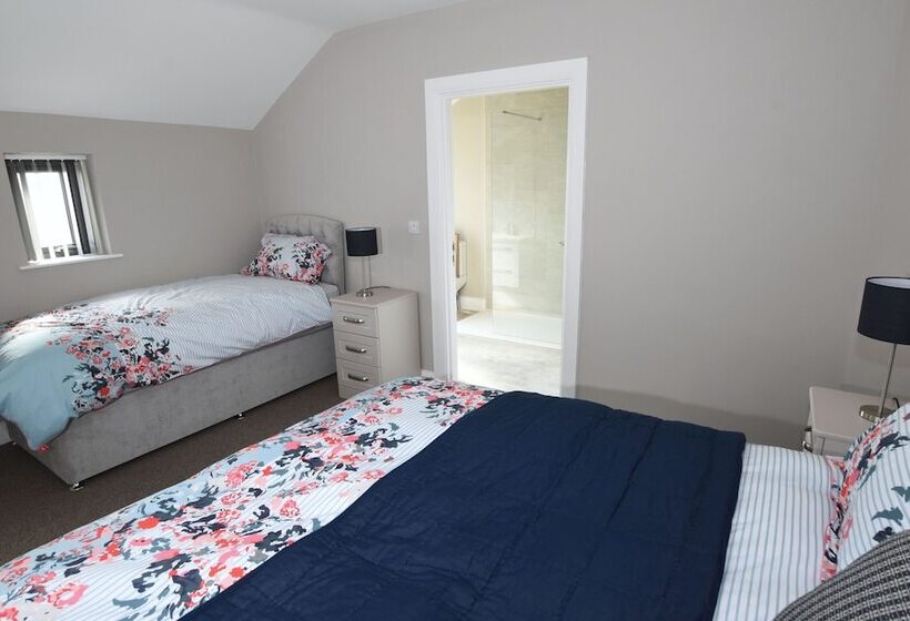 Homestead Hillsborough Guest Rooms