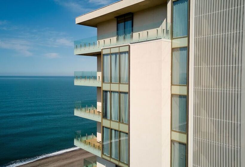 هتل Miramare Magnetic Beach