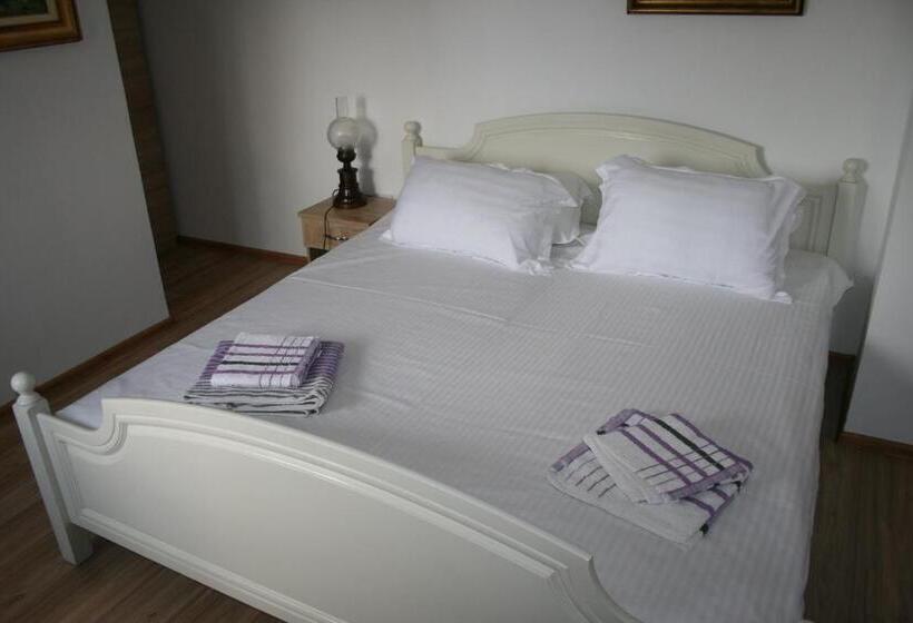 پانسیون Colev Rooms