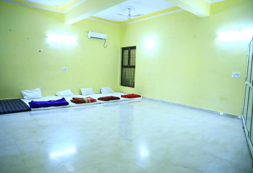 פנסיון Shivraj Homestay