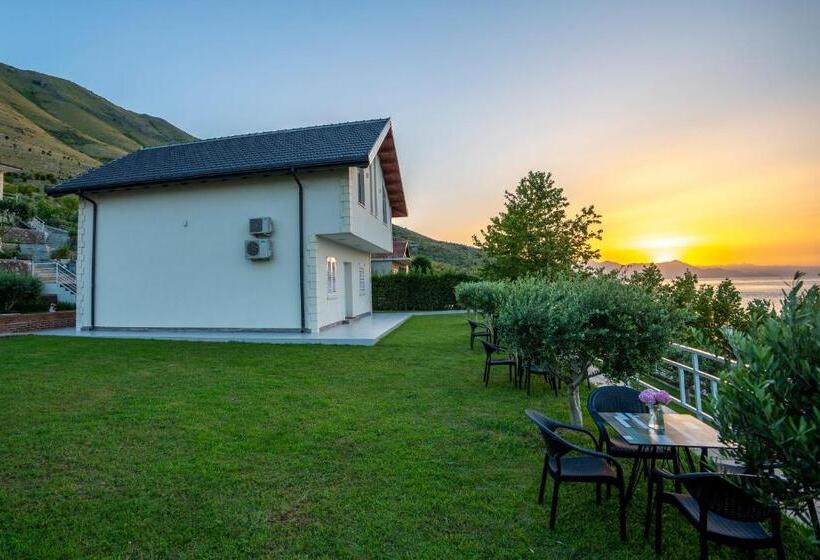 پانسیون Xhuli Guesthouse