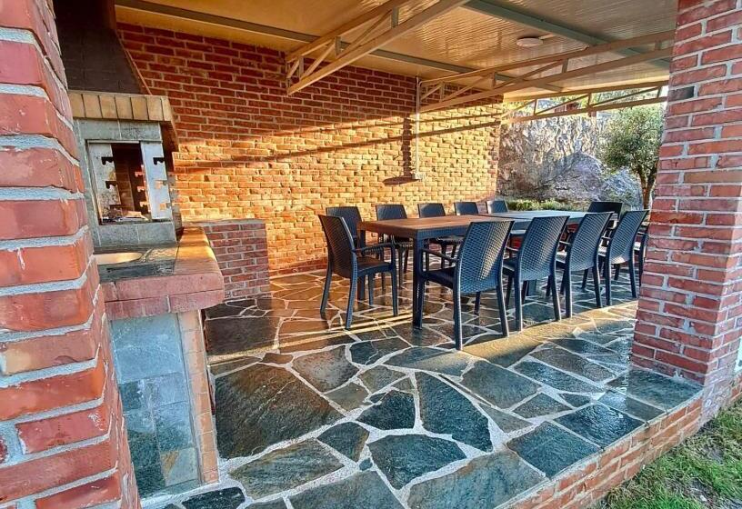 پانسیون Xhuli Guesthouse