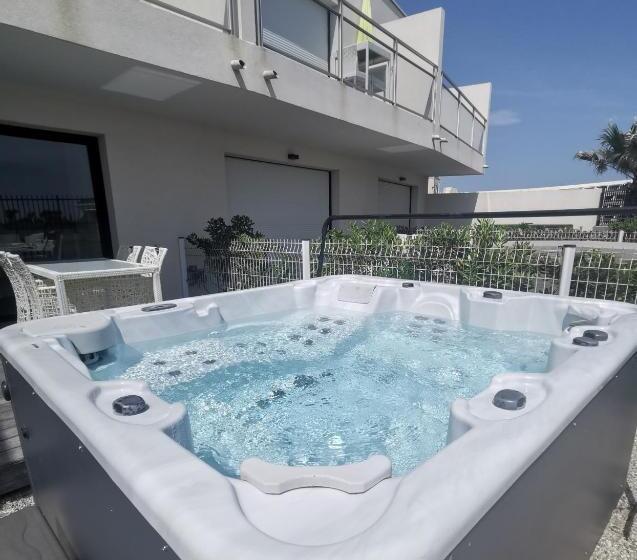 هتل Le Nautilia Résidence De Luxe Réservée Aux Couples