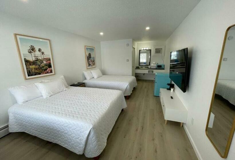 הוסטל Poolside Double Rooms