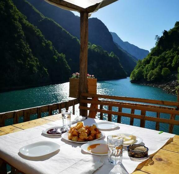 Hostel Riverside Komani Lake Koman - Albergue Riverside Komani Lake 20230818150830277400 