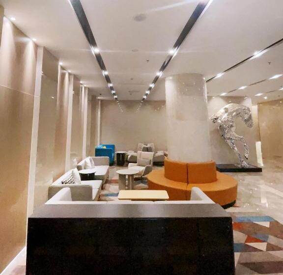 هتل Holiday Inn Express Hohhot East Station By Ihg