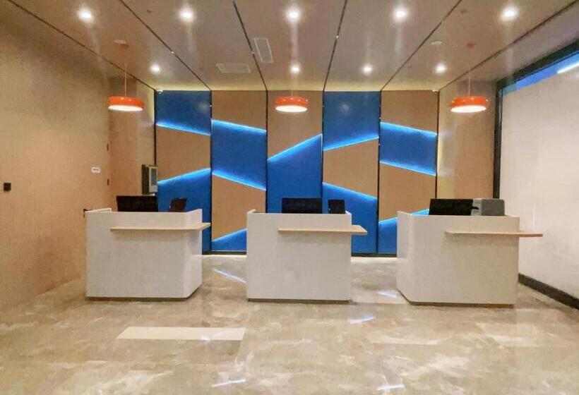 هتل Holiday Inn Express Hohhot East Station By Ihg