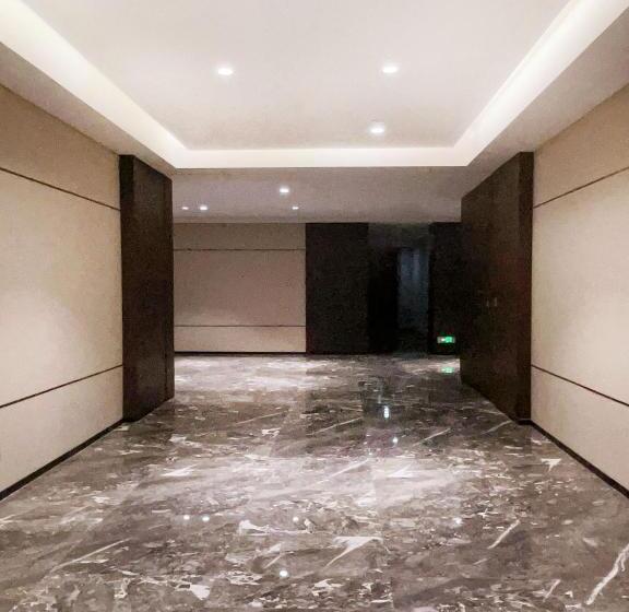 هتل Holiday Inn Express Hohhot East Station By Ihg