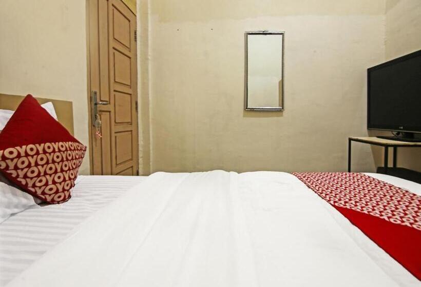 هتل Oyo 91268 Homestay Bu Erma Syariah