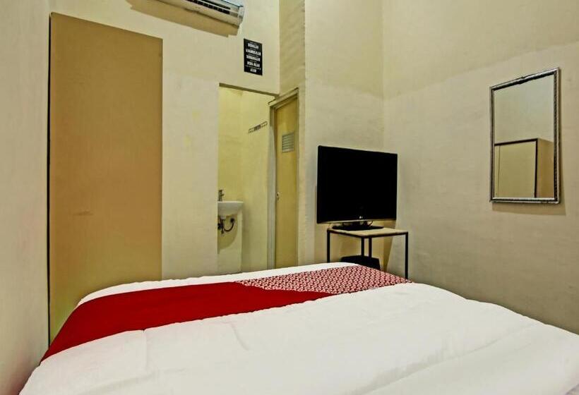 هتل Oyo 91268 Homestay Bu Erma Syariah