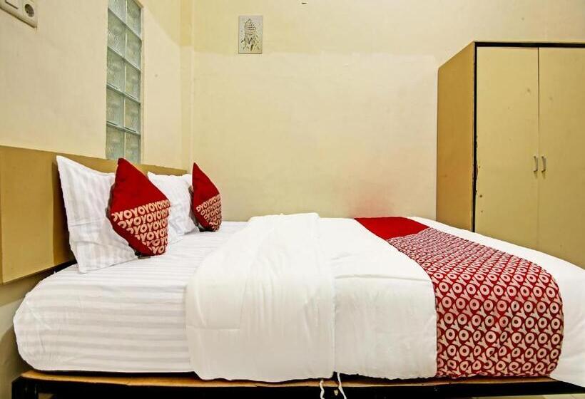 هتل Oyo 91268 Homestay Bu Erma Syariah