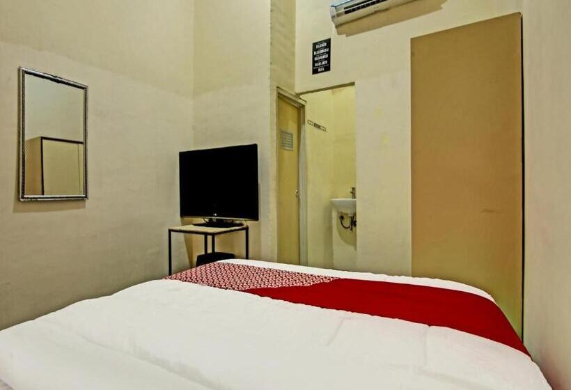 هتل Oyo 91268 Homestay Bu Erma Syariah