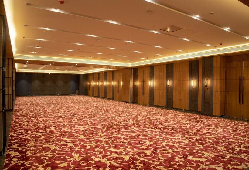 호텔 The Monarch At Chakan Midc, Pune
