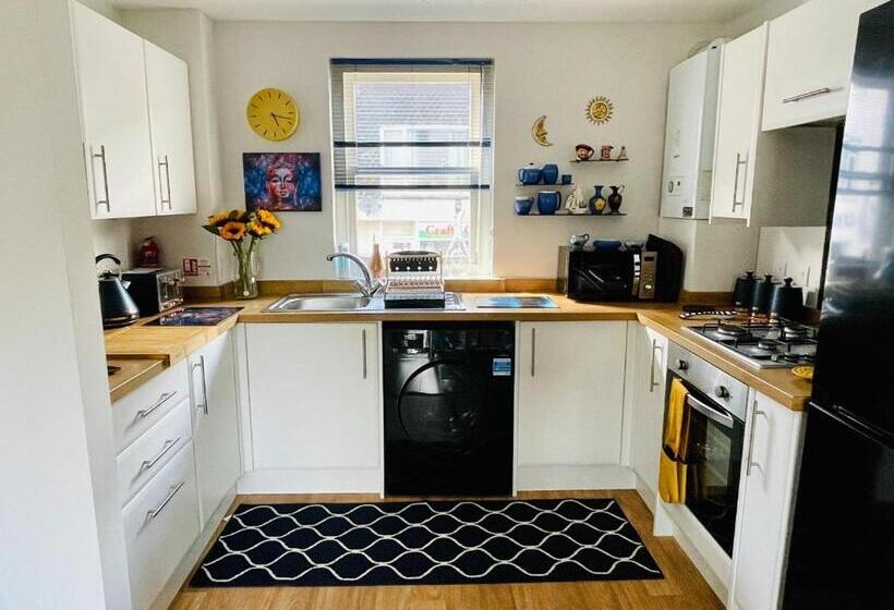 Captains Rest 2 Bedroom Apartment In The Heart Of Brixham
