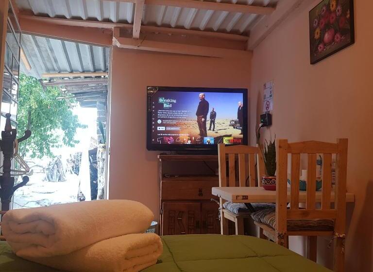 پانسیون Hostal Casa Amarilla Tecámac