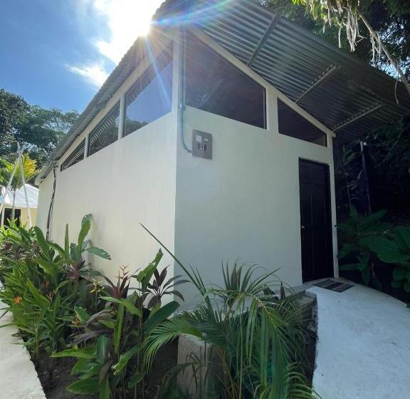 هاستل Grand Park Manuel Antonio   Adults Only