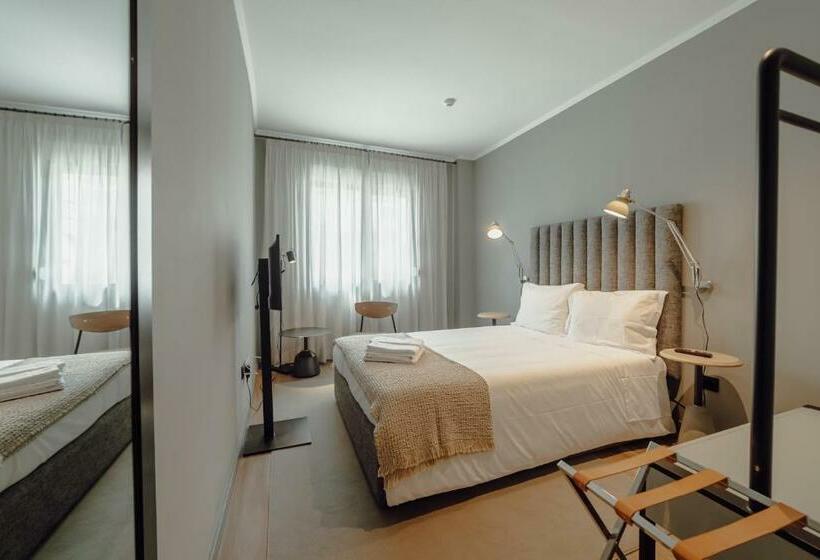 تختخواب و صبحانه River Eyes Suites