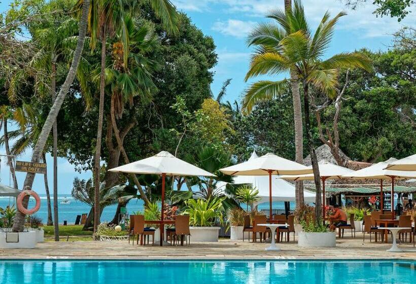 هتل Safari Beach