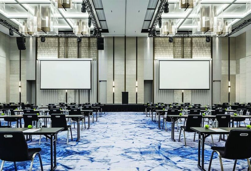 هتل The Langham, Gold Coast And Jewel Residences