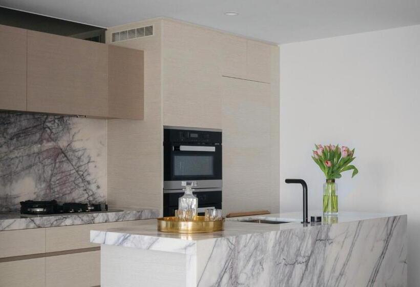 هتل The Langham, Gold Coast And Jewel Residences