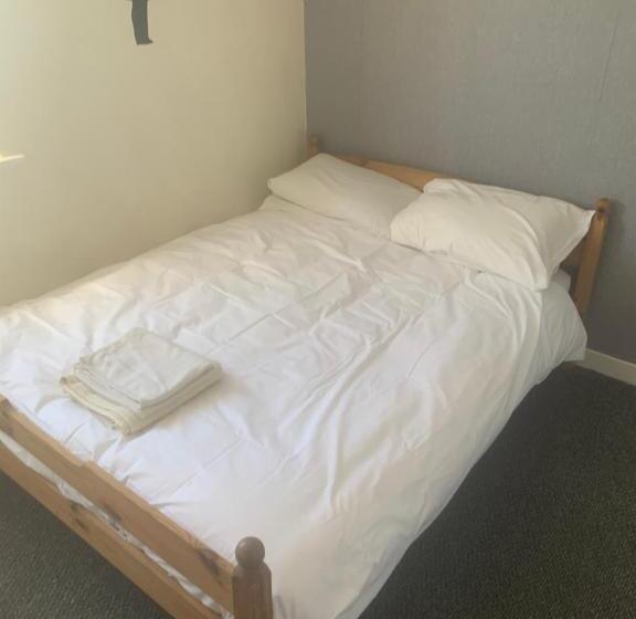پانسیون The New Macleods Guest House