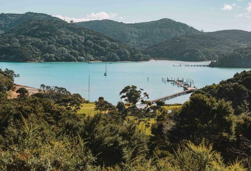 استراحتگاه Parohe Island Retreat