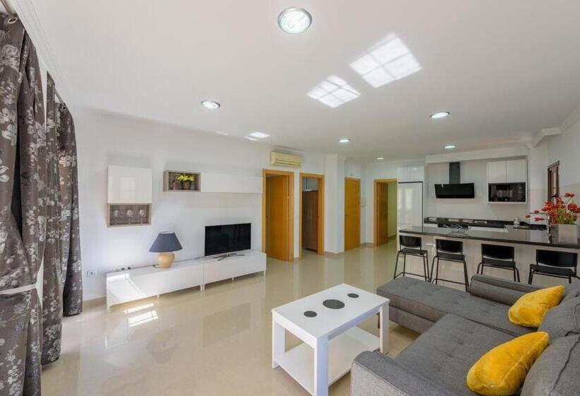 Apartamento Céntrico Sibarys   2 Dormitorios  Calle Pintada
