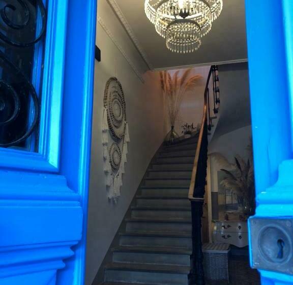 تختخواب و صبحانه Maison La Boheme Spa & Jacuzzi