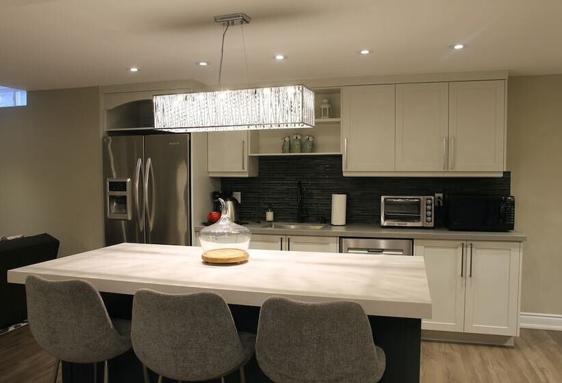 Fully Furnished Guest Suite