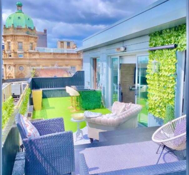 Glasgow Two Bedroom Penthouse