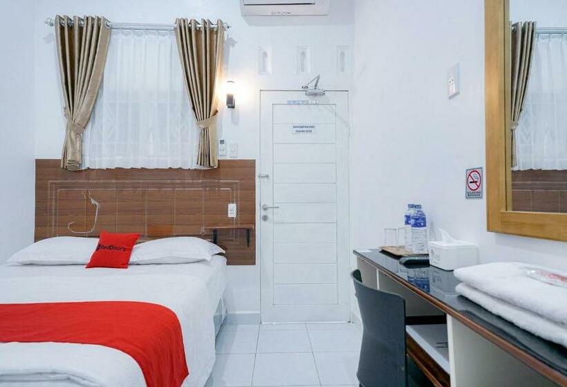 호텔 Reddoorz Near Pantai Pandan Sibolga