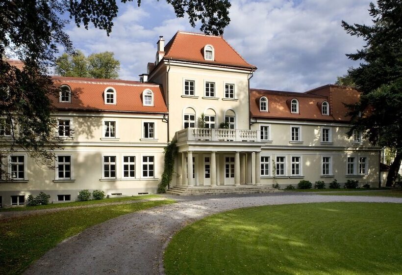 בית מלון כפרי Dwor Sierakow