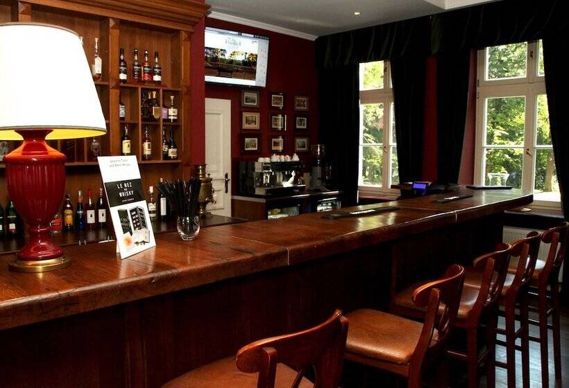 בית מלון כפרי Dwor Sierakow