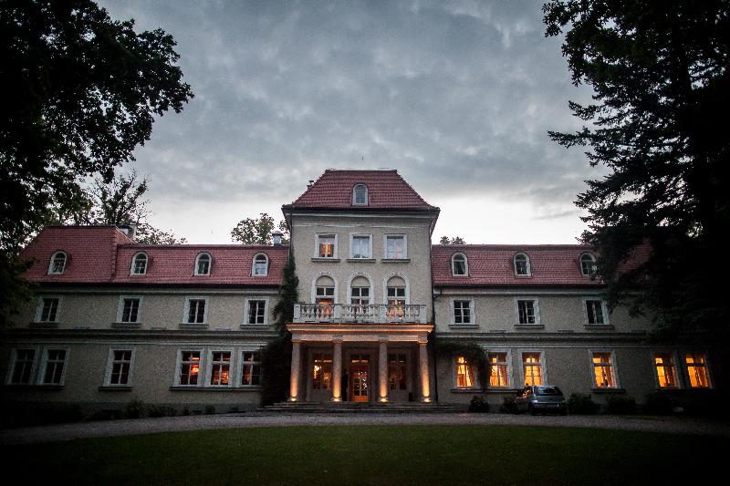 בית מלון כפרי Dwor Sierakow