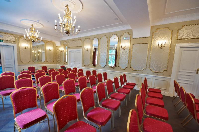 בית מלון כפרי Dwor Sierakow