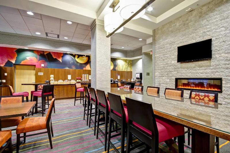 Отель Fairfield Inn & Suites By Marriott Guelph