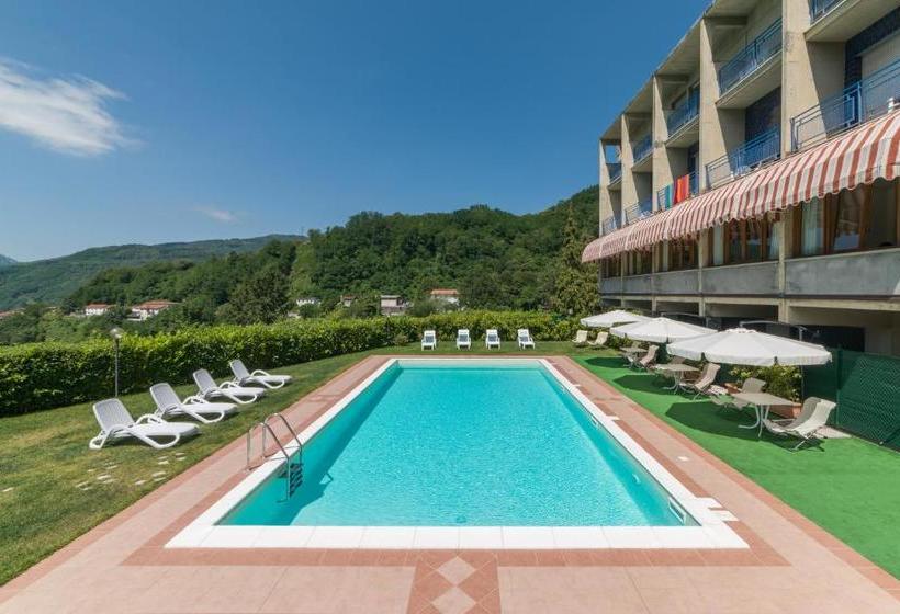 ホテル Albergo Ristorante Il Cacciatore