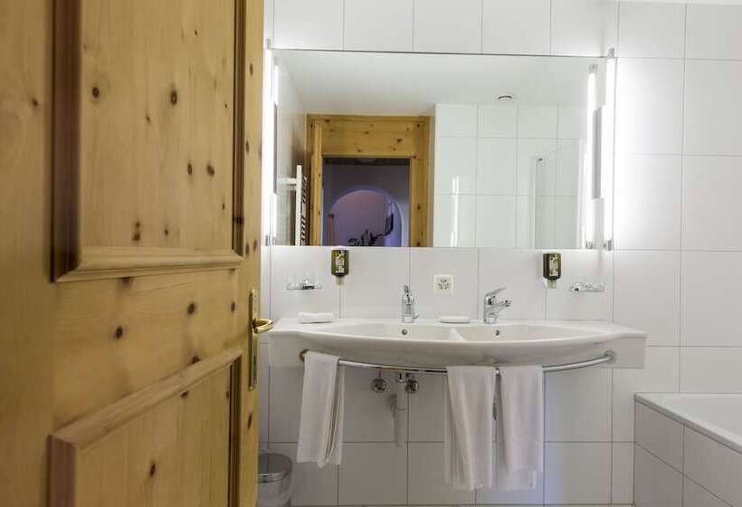 בית מלון כפרי Restorant Engiadina Ftan