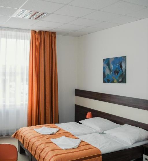 בית מלון כפרי Sport Relax Centrum Bors Club