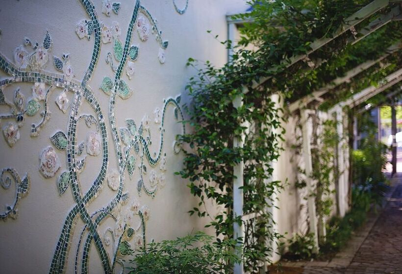 هتل Last Word Franschhoek