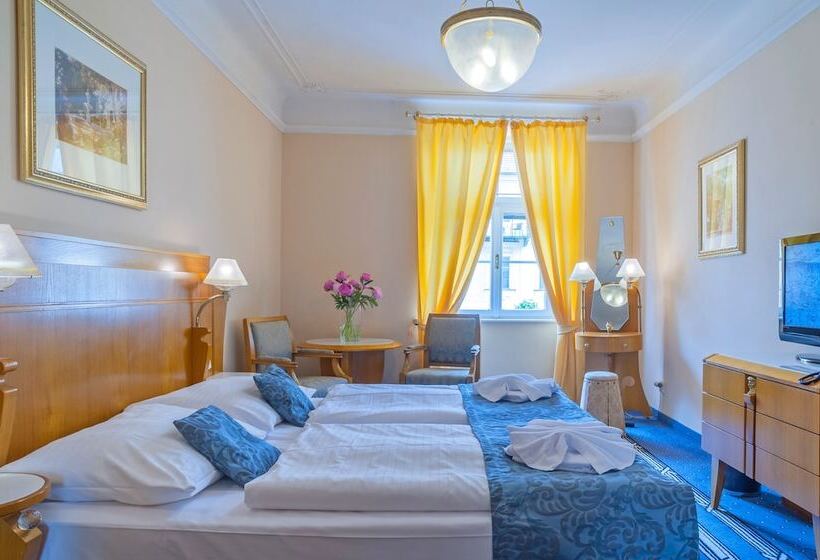 Отель Three Lilies Inkl Aquaforum